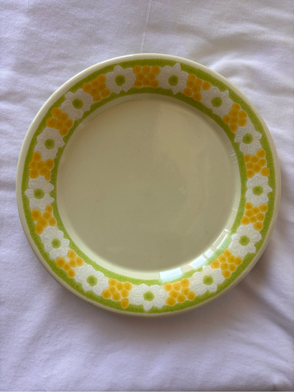 Vintage Franciscan 1970s Daisy Earthenware salad plate